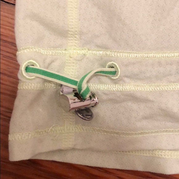 Lululemon Tank Top.  Size 8. - Picture 5 of 5